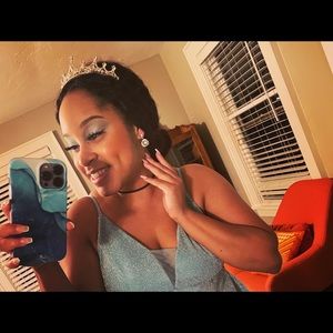 Meet your Posher, Chanel